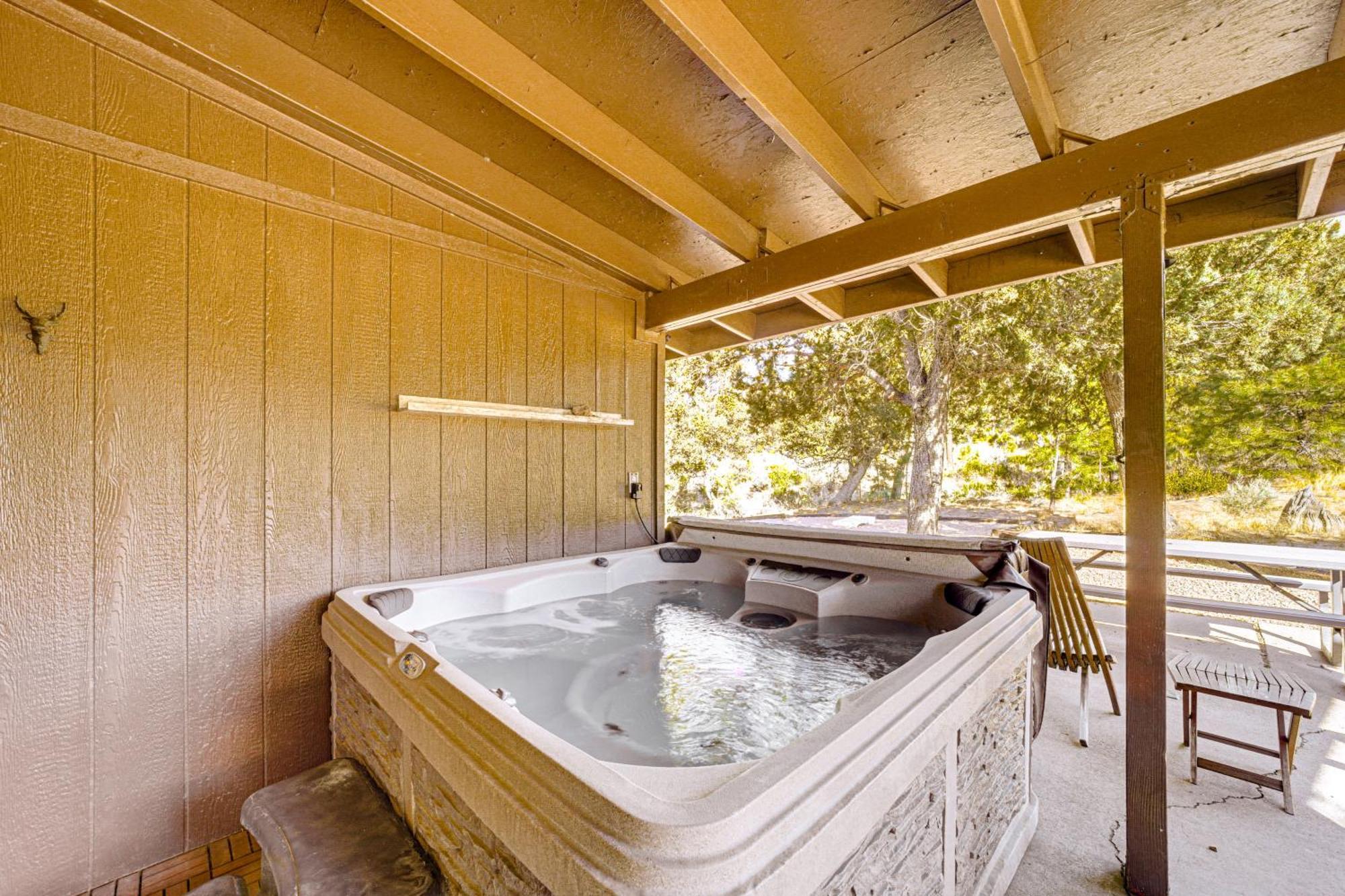 Peaceful Strawberry Cabin Fire Pit And Hot Tub Pine Buitenkant foto