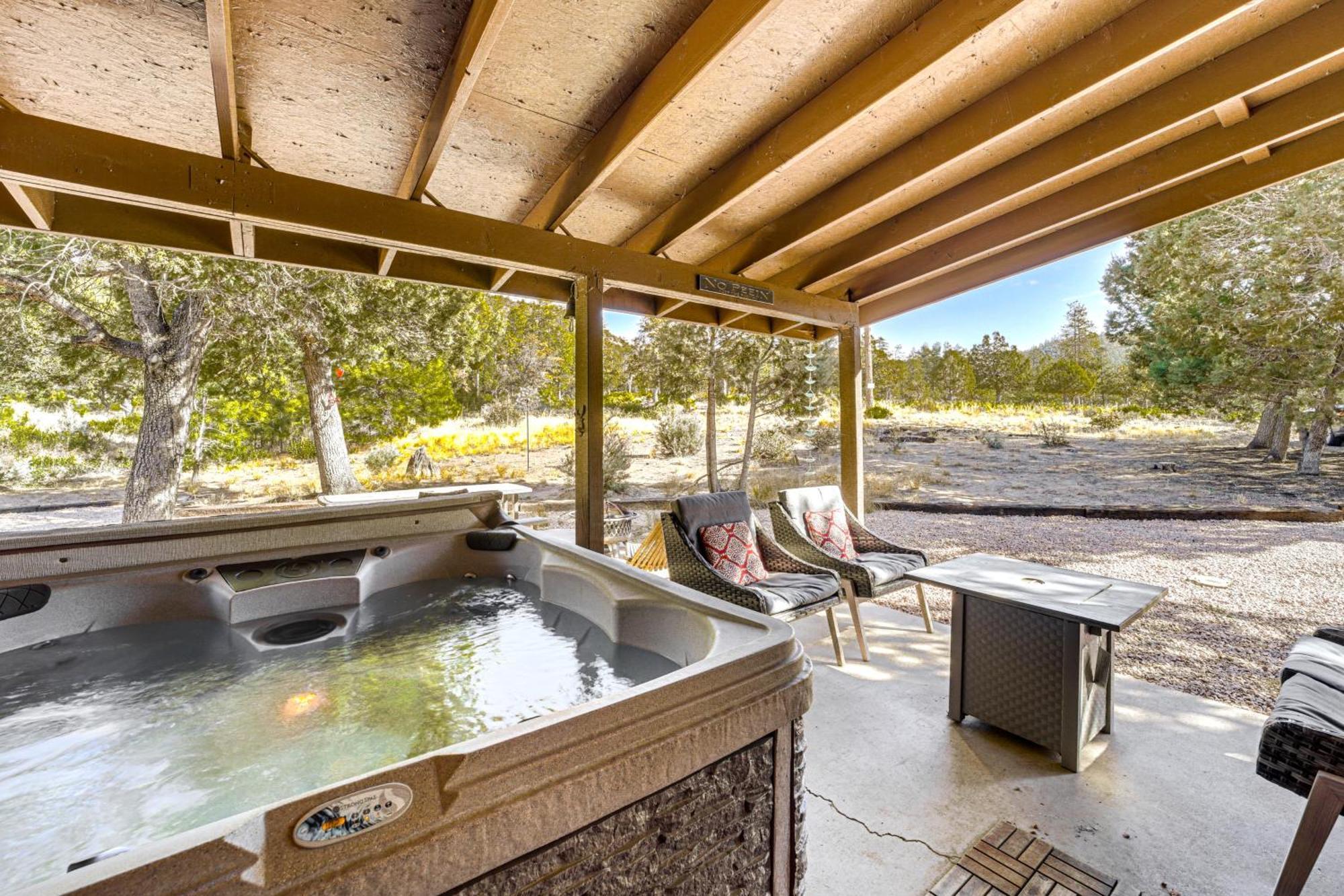 Peaceful Strawberry Cabin Fire Pit And Hot Tub Pine Buitenkant foto